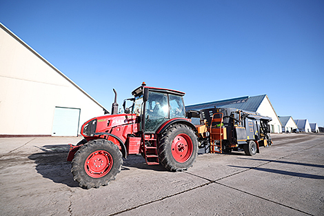Lukashenko demands focus on getting farm machinery field-ready