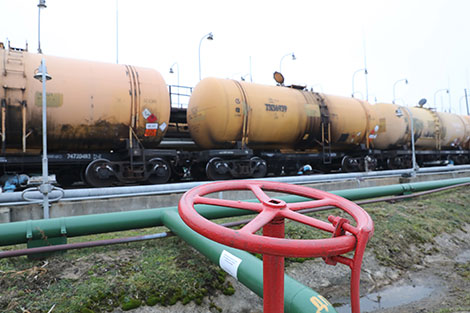 Lukashenko orders to create strategic petroleum reserve