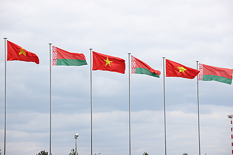 Belarus keen to intensify cooperation with Vietnam in digitalization of administrative procedures
