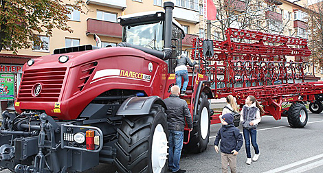 Dozens of large Belarusian vehicles on display at Forum of Regions in Ukrainian Zhitomir