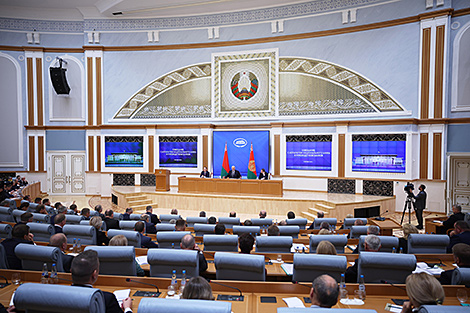 Lukashenko notes record levels of cryptocurrency transactions