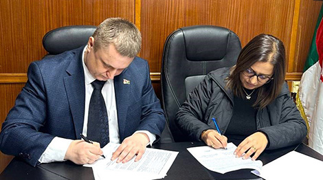 Belarusian Agriculture and Food Ministry signs key documents with Algeria to boost exports