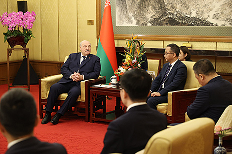 Lukashenko: Belarus seeks to promote automotive industry jointly with China FAW Group