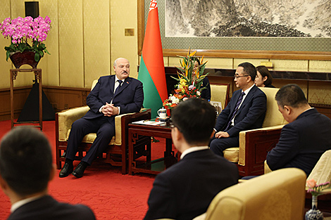 Lukashenko: Belarus seeks to promote automotive industry jointly with China FAW Group