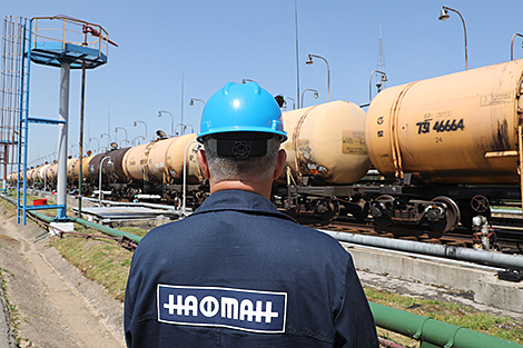 Belarusian oil refinery Naftan starts receiving U.S. oil