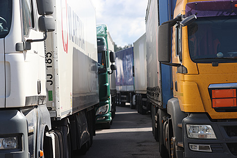Lukashenko updates tasks for Belarusian Industry Ministry