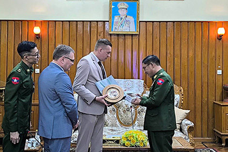 Myanmar shows interest in Belarusian safety footwear
