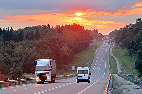 Lukashenko urges to fix local roads in 2021-2025