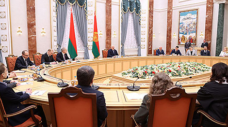 Lukashenko in favor of practical applications of scientific endeavors