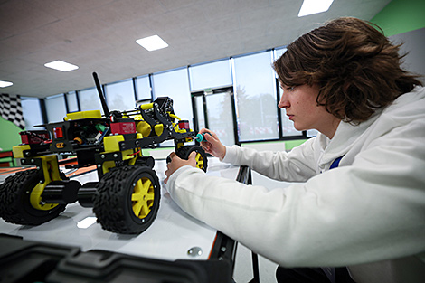 Lukashenko calls for nationwide rollout of youth techno-incubators