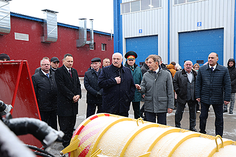 Lukashenko orders to examine use of fiberglass in manufacturing industry