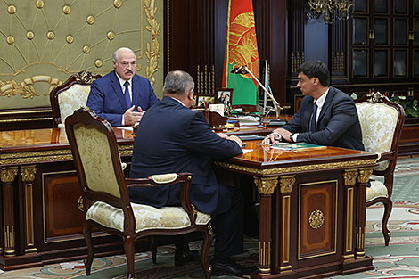 Lukashenko shares his vision of business, cites China’s policy