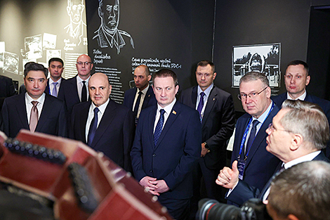 EAEU prime ministers get familiar with innovative R&D products in Moscow