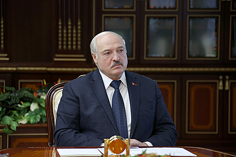 Lukashenko urges focus on forward-looking industries, including bio-technology