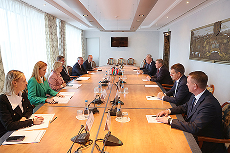 Mayors of Minsk, Russia’s Novosibirsk discuss cooperation areas