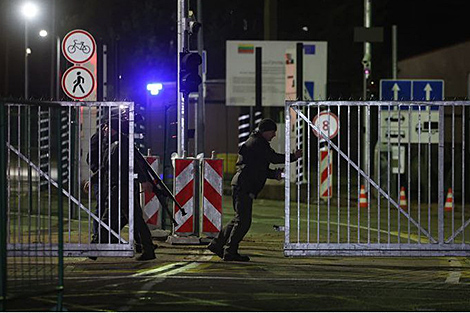 Lithuania reopens border checkpoints with Belarus