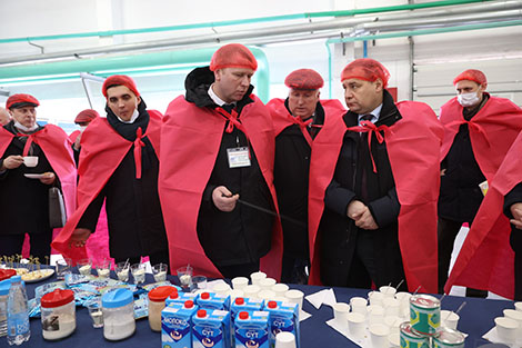 Vitebsk Oblast agribusiness enterprises told to focus on raw materials, milk quality