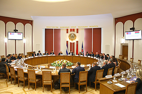 Belarus, Cuba sign agreement of intentions to set up joint pharmaceutical company