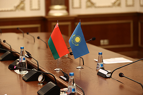 Belarusian MTZ, Kazakh KamLit sign manufacturing cooperation agreement