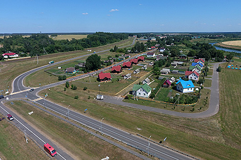 Lukashenko demands good road connectivity between agro-towns, oblast centers