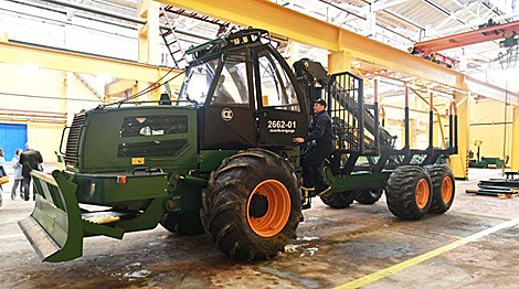 Belarusian Amkodor makes first forwarder in Russia’s Republic of Karelia