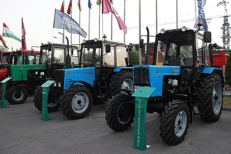 Minsk Tractor Works, Tajikistan companies sign contracts worth $11m