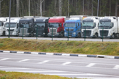 Lukashenko responds to Lithuanian outcry over trucks stranded in Belarus