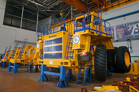 Non-CIS share in export of Belarusian heavy truck maker BelAZ goes up