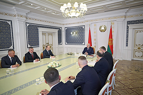 Lukashenko sets tasks for farmers on harvest, winter sowing