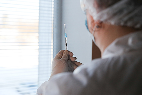 Россия передала Беларуси технологии для производства вакцины против коронавируса - Путин