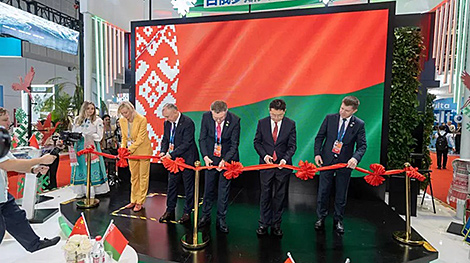 Национальную экспозицию Беларуси торжественно открыли на выставке импорта в Шанхае