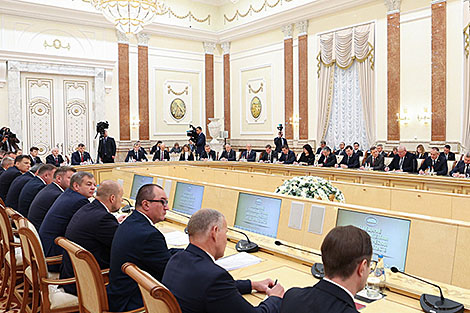 Лукашенко хочет видеть 
