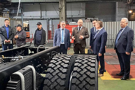 Более 100 единиц грузовой и спецтехники на базе шасси МАЗ поставят в Приморский край