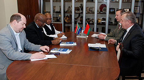 Беларусь и ЮАР обсудили перспективы расширения сотрудничества