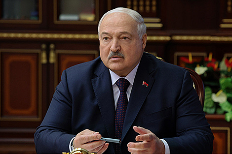 Лукашенко на совещании по машиностроению: Беларусь и Россия договорились синхронизировать отношения