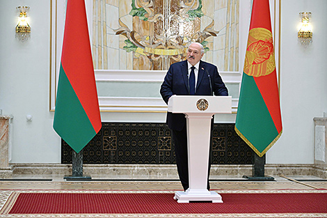 Лукашенко поручил впредь оценивать работу аграриев, взяв за основу результаты 2025 года