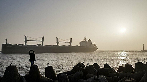 Беларусь ожидает два танкера нефти с перевалкой в Литве - 