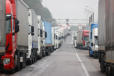 В МИД прокомментировали ситуацию с польскими грузовиками, которые не могут покинуть территорию Беларуси