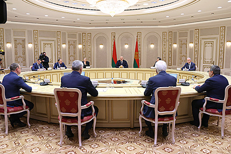 Лукашенко: Беларусь намерена структурировать свои возможности в России и создать центры торговли