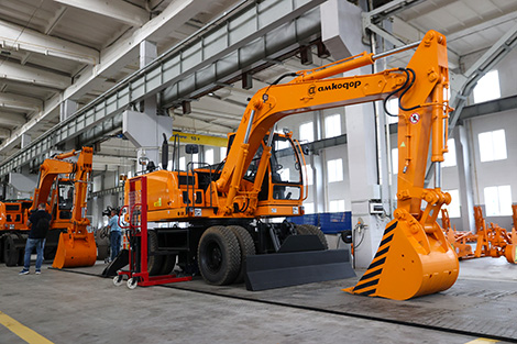 Лукашенко о холдинге 