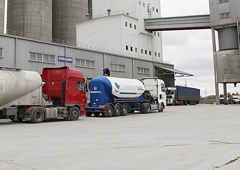 Беларусь вводит на полгода лицензирование импорта портландцемента