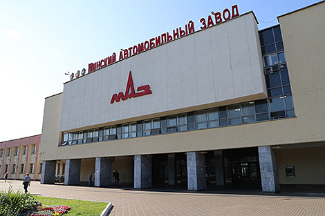 Поставки в Украину техники МАЗ после 1 мая продолжатся в полном объеме