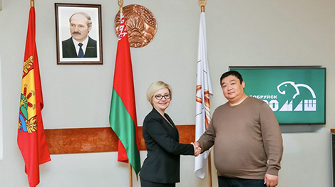 Контракты до $1 млн планирует заключить 