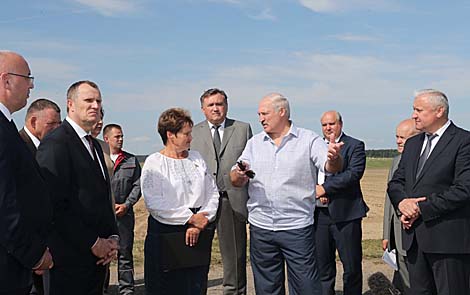 Лукашенко потребовал активно искать новые рынки сбыта сахара