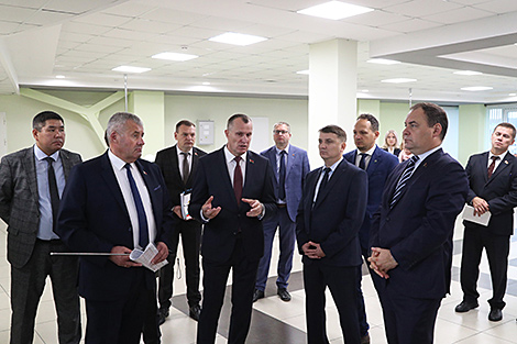Реализация инвестпроектов, импортозамещение, строительство МТК. Головченко посещает Могилевскую область