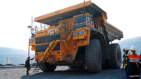 БЕЛАЗ поставил четыре 240-тонных самосвала в Свердловскую область