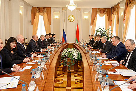 Беларусь заинтересована увеличить поставки техники и продовольствия в Архангельскую область - Румас