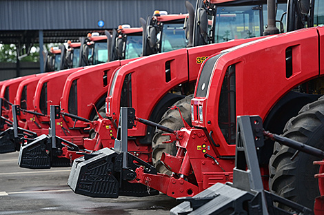 В Чувашию поставят 200 белорусских тракторов