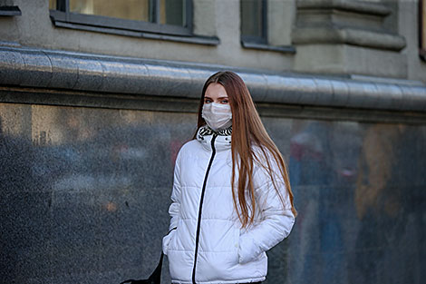 В Беларуси производится около 2 млн медицинских масок в сутки