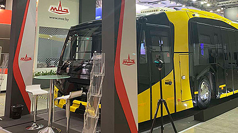 Минский автозавод представил перронный автобус МАЗ 271 на выставке в Москве